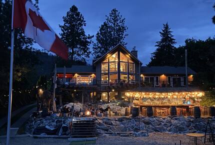 Luxury Canadian Lakefront Retreat in British Columbia - Chase, Canada