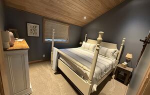 Stunning Muskoka Waterfront Retreat with Year-Round Adventure - Huntsville, Canada