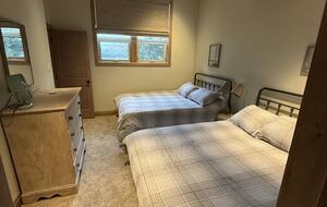 Stunning Muskoka Waterfront Retreat with Year-Round Adventure - Huntsville, Canada