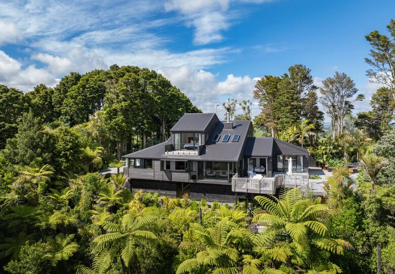 Forest Estate Retreat Minutes from Tara iti and Te Arai Links Golf - Te Arai, New Zealand