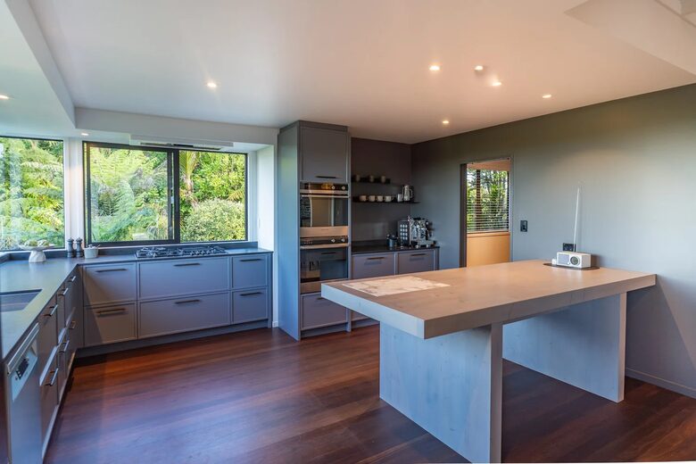 Forest Estate Retreat Minutes from Tara iti and Te Arai Links Golf - Te Arai, New Zealand