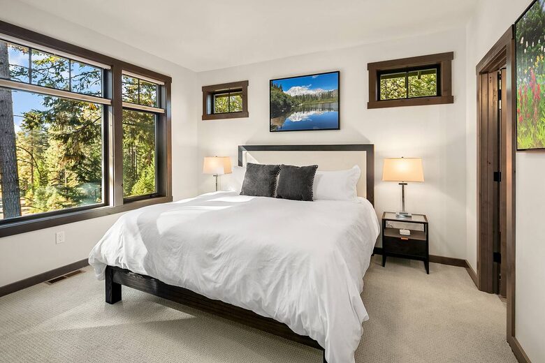 Luxury Suncadia Mountain Retreat with Hot Tub & Game Room - Cle Elum, Washington