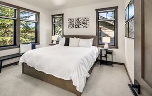 Luxury Suncadia Mountain Retreat with Hot Tub & Game Room - Cle Elum, Washington