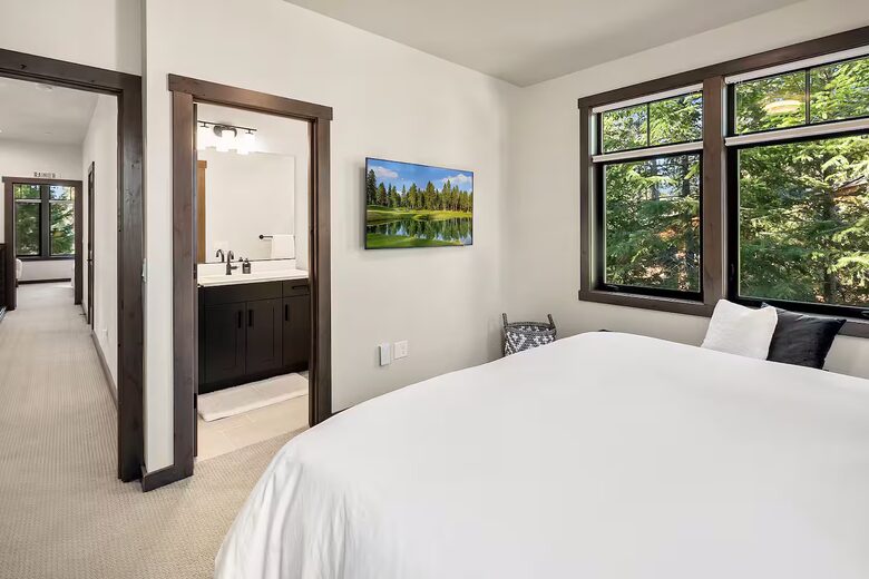 Luxury Suncadia Mountain Retreat with Hot Tub & Game Room - Cle Elum, Washington