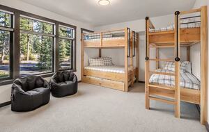 Luxury Suncadia Mountain Retreat with Hot Tub & Game Room - Cle Elum, Washington