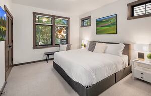 Luxury Suncadia Mountain Retreat with Hot Tub & Game Room - Cle Elum, Washington