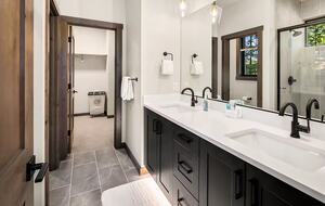 Luxury Suncadia Mountain Retreat with Hot Tub & Game Room - Cle Elum, Washington