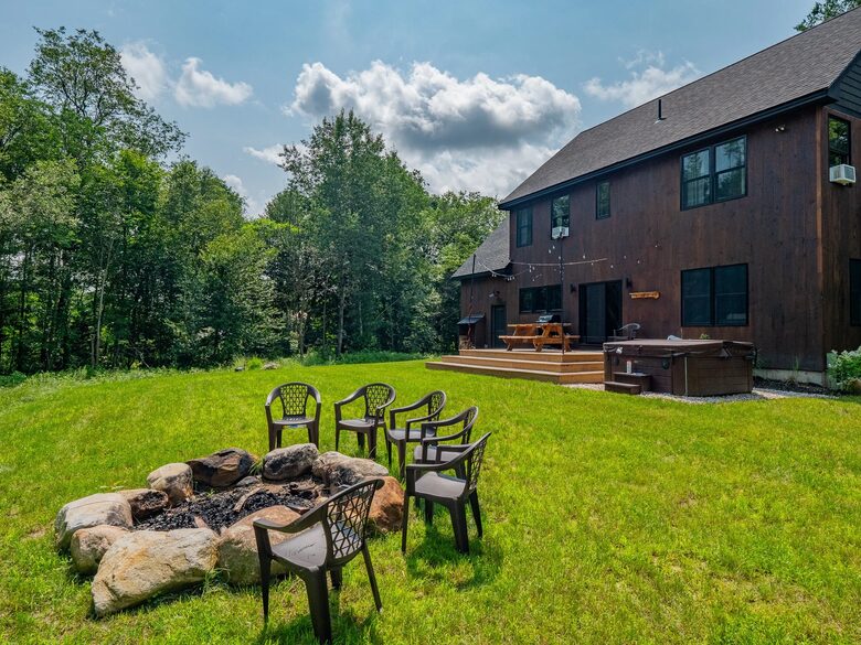 Mountain Luxury Steps from Sunday River Resort - Newry, Maine