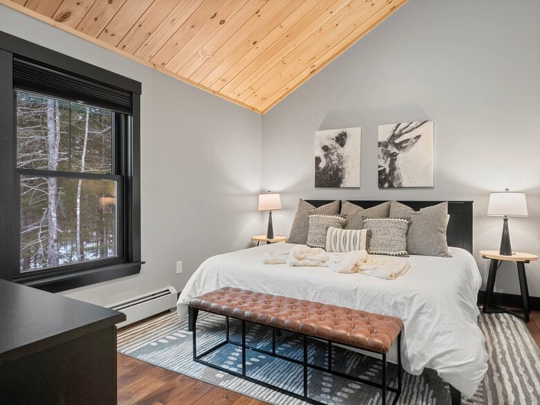 Modern Rustic Chalet Near Sunday River - Newry, Maine