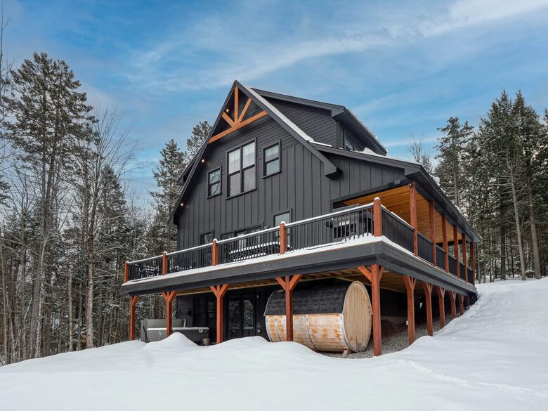Modern Rustic Chalet Near Sunday River - Newry, Maine