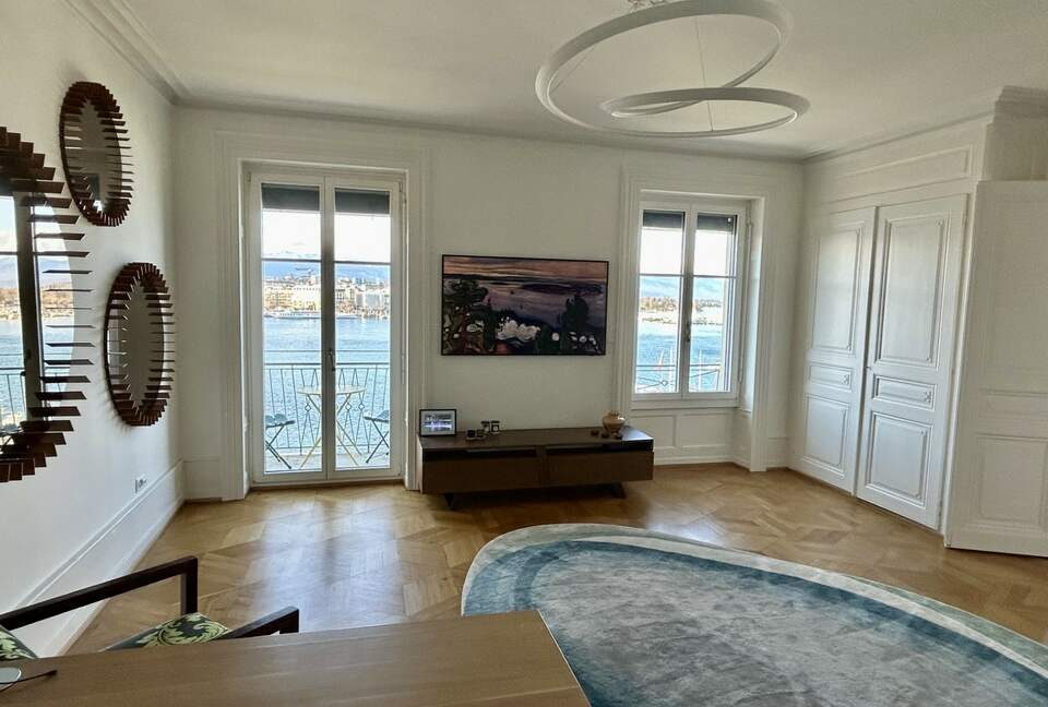 Elegância à beira do lago na rua mais cobiçada de Genebra - Genebra, Suíça