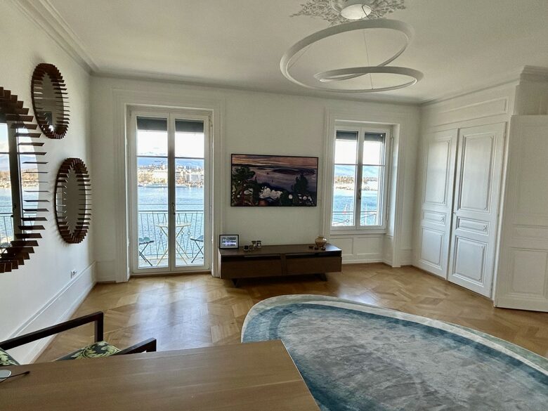 Elegância à beira do lago na rua mais cobiçada de Genebra - Genebra, Suíça