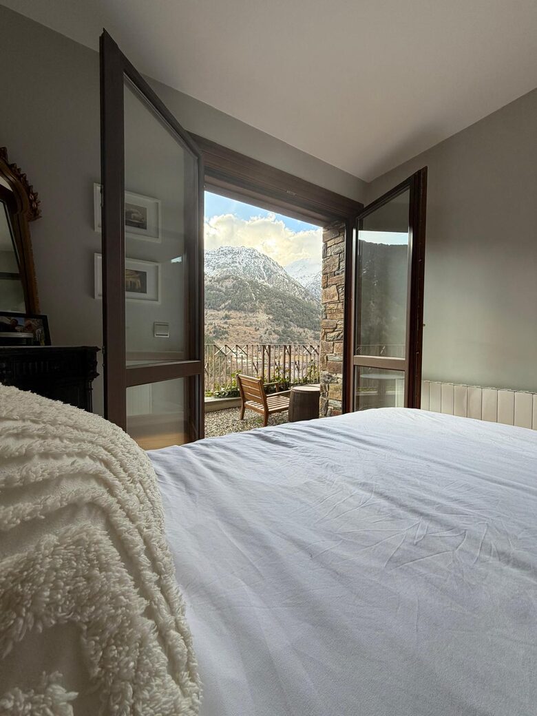 Three-Bedroom Apartment with Pyrenees Panorama - Arinsal, Andorra