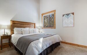 Northstar Village Townhouse Walkable to Ski Slopes and Recreation Center - Truckee, California