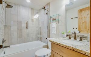 Northstar Village Townhouse Walkable to Ski Slopes and Recreation Center - Truckee, California