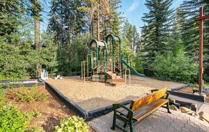 Northstar Village Townhouse Walkable to Ski Slopes and Recreation Center - Truckee, California