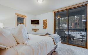 Northstar Village Townhouse Walkable to Ski Slopes and Recreation Center - Truckee, California