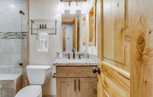 Northstar Village Townhouse Walkable to Ski Slopes and Recreation Center - Truckee, California