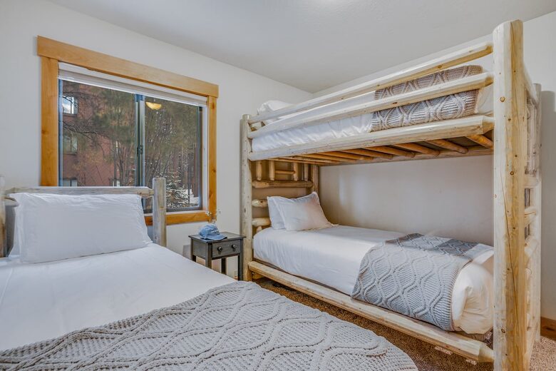Northstar Village Townhouse Walkable to Ski Slopes and Recreation Center - Truckee, California