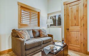 Northstar Village Townhouse Walkable to Ski Slopes and Recreation Center - Truckee, California