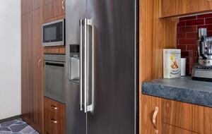 Washer/dryer, micro, oven and fridge, blender, toaster, food processor