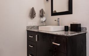 Second bedroom bath