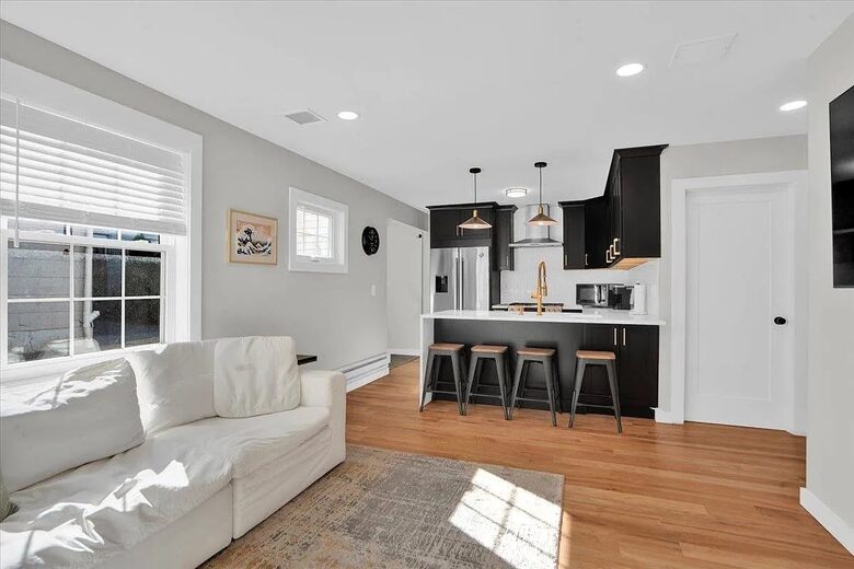 Modern Heights Cottage Near NYC & Washington Park - Jersey City, New Jersey
