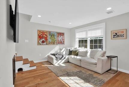 Modern Heights Cottage Near NYC & Washington Park - Jersey City, New Jersey