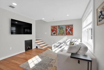 Modern Heights Cottage Near NYC & Washington Park - Jersey City, New Jersey