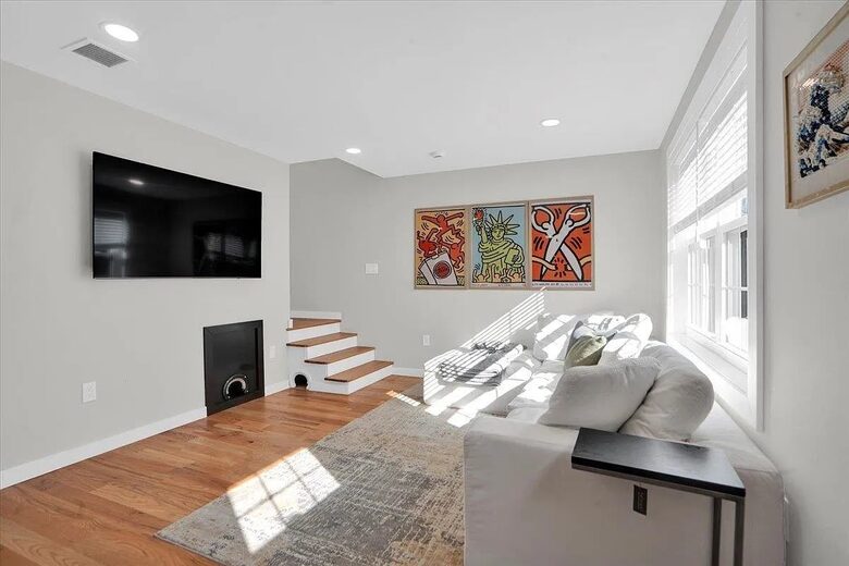 Modern Heights Cottage Near NYC & Washington Park - Jersey City, New Jersey