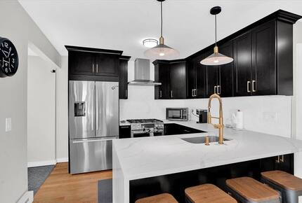 Modern Heights Cottage Near NYC & Washington Park - Jersey City, New Jersey