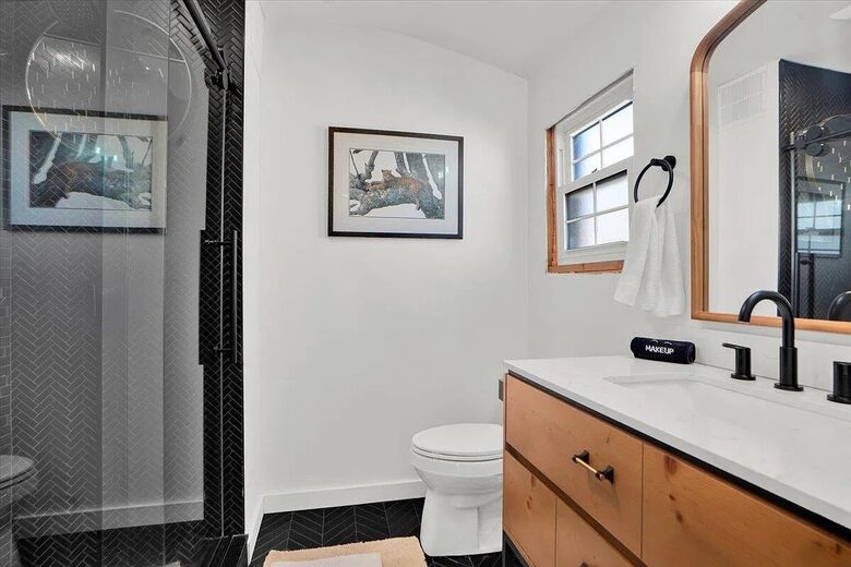 Modern Heights Cottage Near NYC & Washington Park - Jersey City, New Jersey