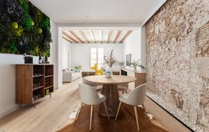 Stylish Historic Flat Steps from Barcelona’s Waterfront - Barcelona, Spain