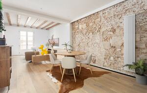 Stylish Historic Flat Steps from Barcelona’s Waterfront - Barcelona, Spain