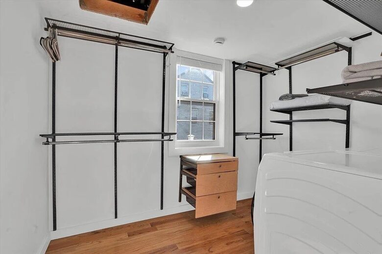 Modern Heights Cottage Near NYC & Washington Park - Jersey City, New Jersey