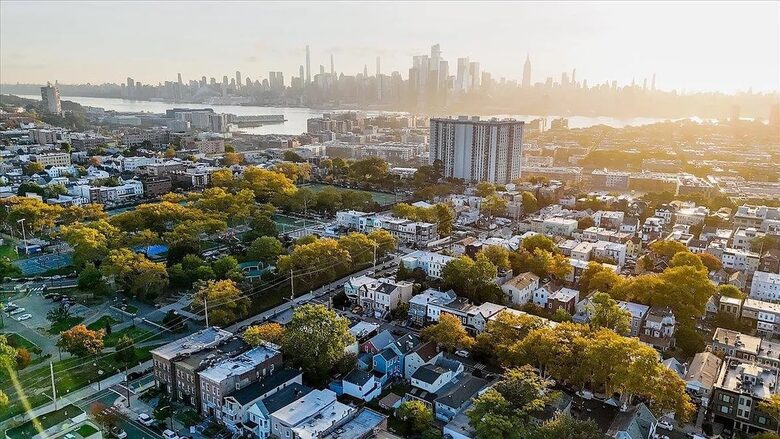 Modern Heights Cottage Near NYC & Washington Park - Jersey City, New Jersey