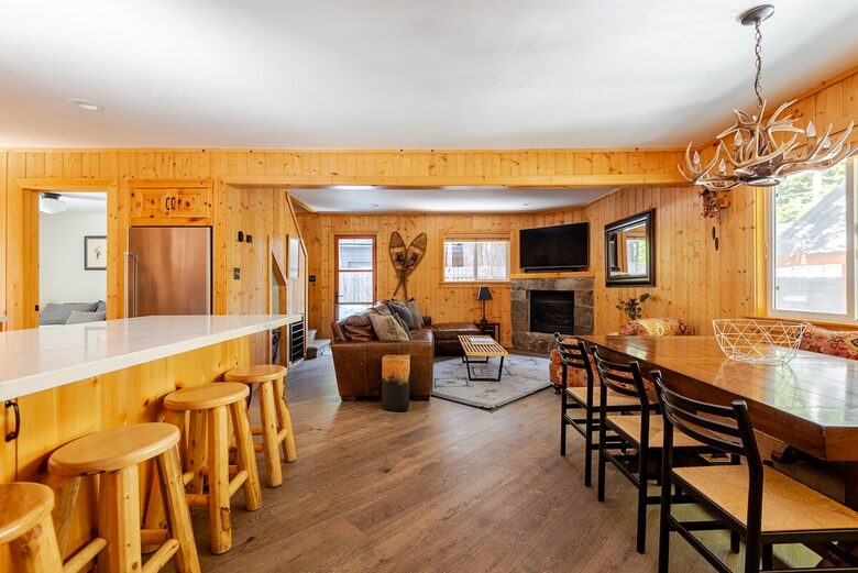 Walkable Lake Tahoe Escape Near Dining & Beach - Tahoe City, California