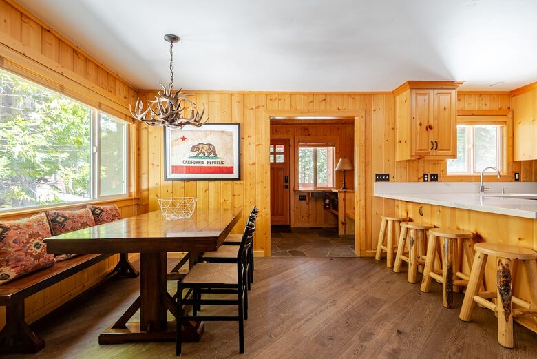 Walkable Lake Tahoe Escape Near Dining & Beach - Tahoe City, California