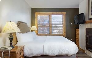 Ski-In/Ski-Out Telluride Retreat with Mountain Views - Telluride, Colorado