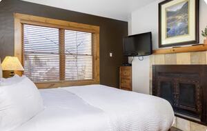 Ski-In/Ski-Out Telluride Retreat with Mountain Views - Telluride, Colorado