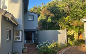 Sheffield Beachfront Villa with Pool and Indian Ocean Views - Sheffield Beach, South Africa