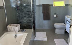Sheffield Beachfront Villa with Pool and Indian Ocean Views - Sheffield Beach, South Africa