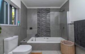 Sheffield Beachfront Villa with Pool and Indian Ocean Views - Sheffield Beach, South Africa