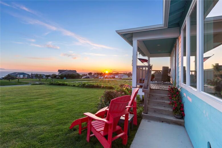 Whidbey Island Coastal Retreat with Ocean Views - Coupeville, Washington