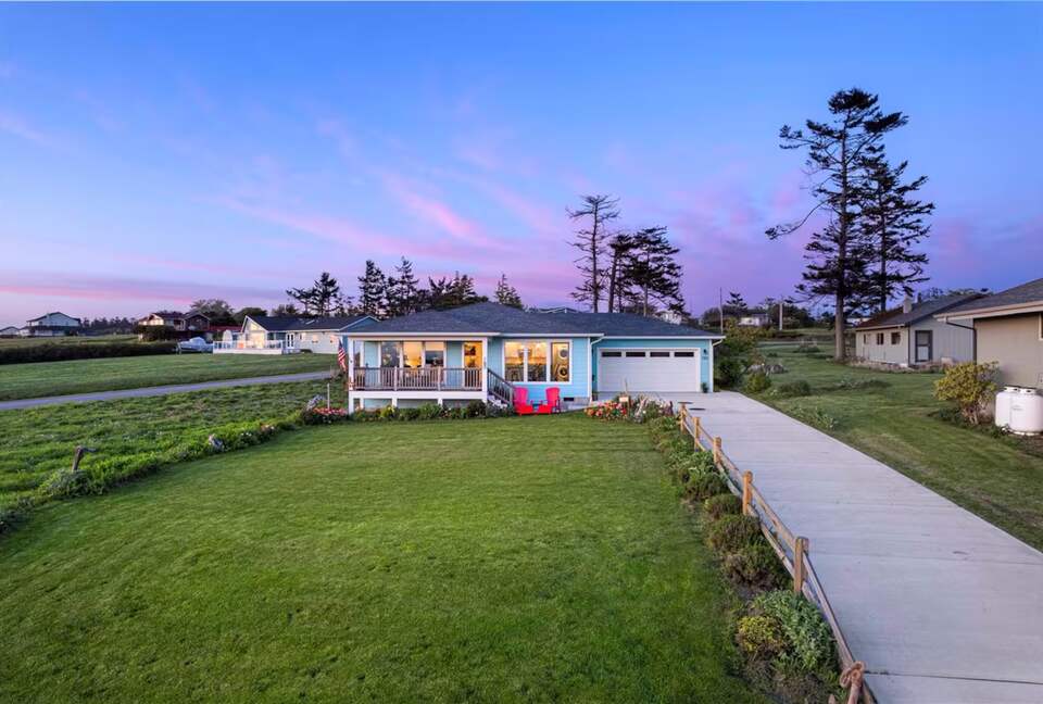 Whidbey Island Coastal Retreat with Ocean Views - Coupeville, Washington
