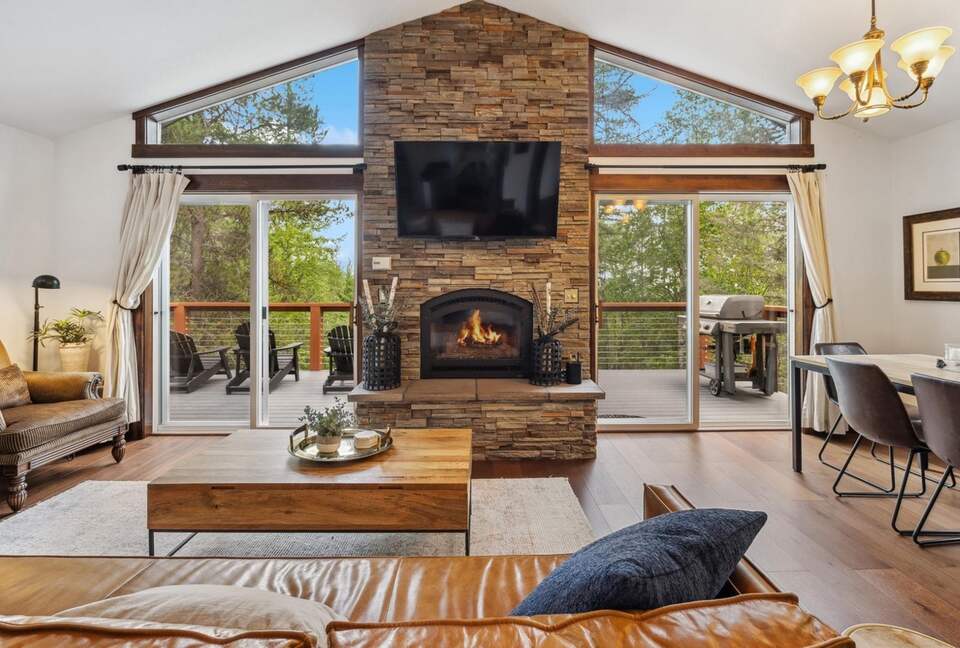 Forest Retreat with Covered Hot Tub Near Whitefish Mountain Resort - Whitefish, Montana