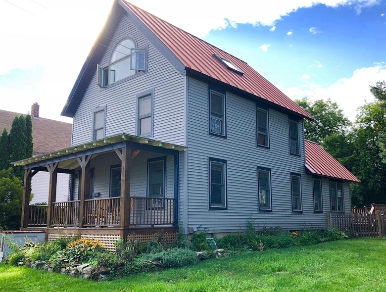 Charming Middlebury Retreat in the Heart of Town - Middlebury, Vermont