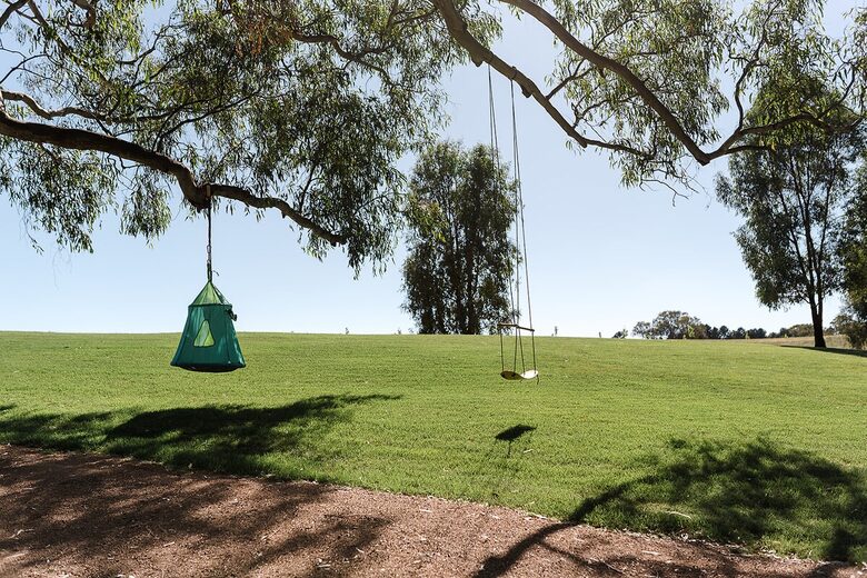 Secluded Victorian Country Estate with Homestead, Cottage & River Access - Wahgunyah, Australia