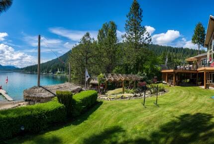 Luxury Canadian Lakefront Retreat in British Columbia - Chase, Canada