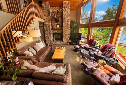 Luxury Canadian Lakefront Retreat in British Columbia - Chase, Canada